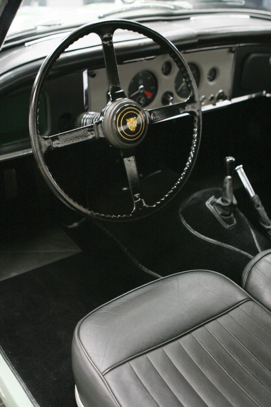  Jaguar XK150 3.4 Fixed Head Coupe 1958 года  (фото 8 из 10)